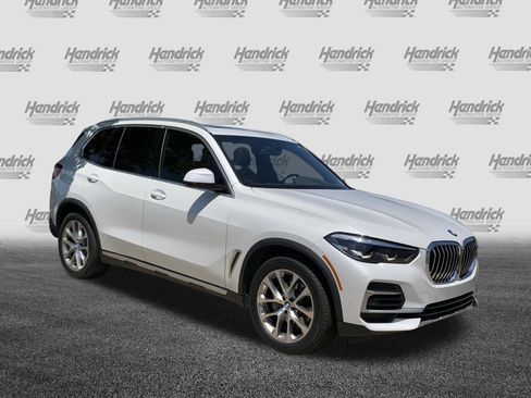 Used 2022 BMW X5 xDrive40i w/ Premium Package AWD/4WD image 2