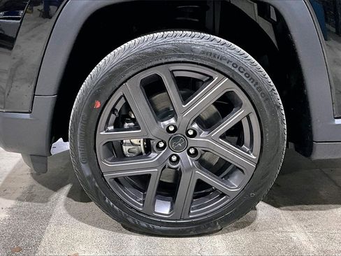 New 2026 Jeep Compass Latitude image 11