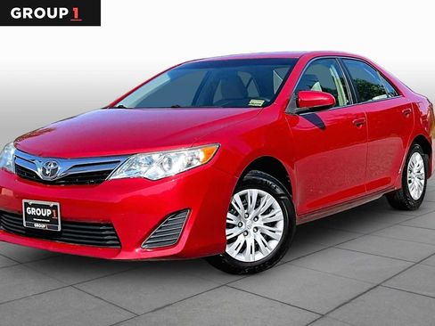 Used 2013 Toyota Camry LE FWD image 1