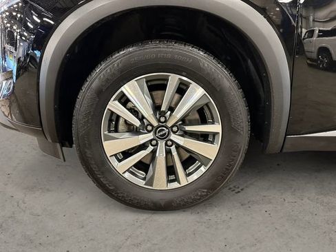 Used 2025 Nissan Pathfinder SL AWD/4WD image 9