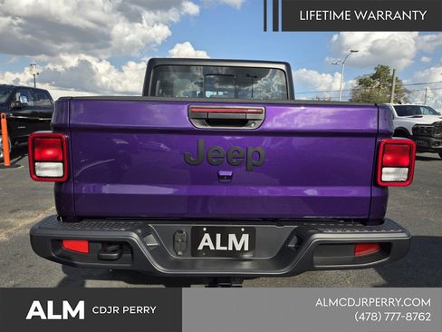 New 2026 Jeep Gladiator Sport image 10