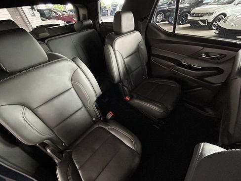 Used 2023 Chevrolet Traverse LT w/ LPO, Floor Liner Package image 31