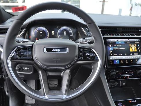 Used 2024 Jeep Grand Cherokee Overland w/ Luxury Tech Group IV image 23