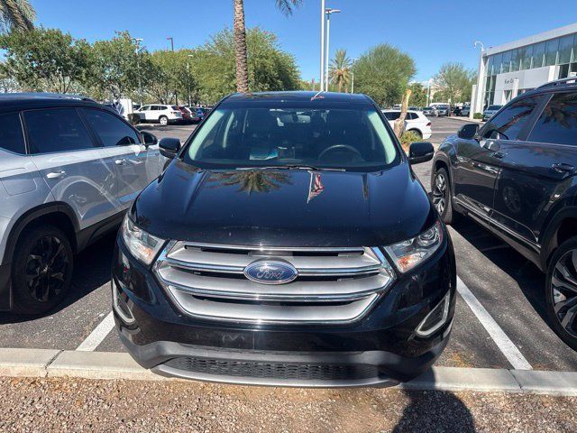 Used 2018 Ford Edge Titanium w/ Equipment Group 301A FWD image 4