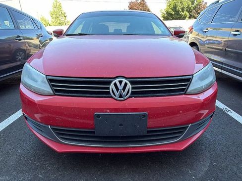Used 2013 Volkswagen Jetta SE FWD image 4