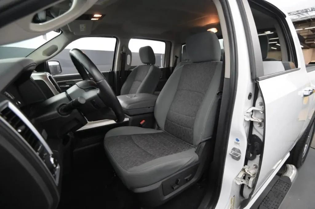 Used 2018 RAM 1500 Big Horn AWD/4WD image 40