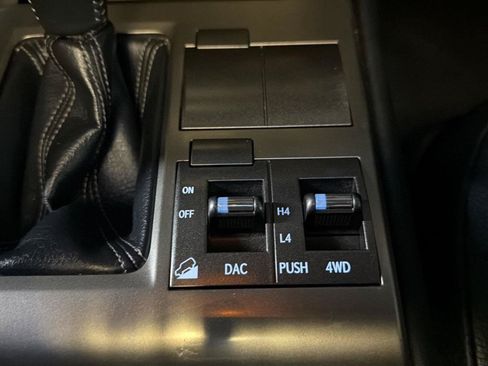 Used 2015 Lexus GX 460 w/ Premium Package AWD/4WD image 22