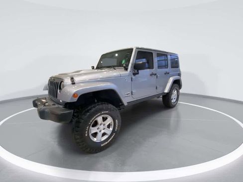 Used 2014 Jeep Wrangler Unlimited Sahara AWD/4WD image 4