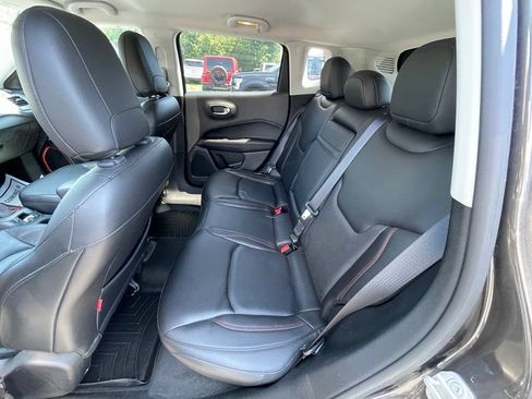 Used 2018 Jeep Compass Trailhawk w/ Leather Interior Group AWD/4WD image 17