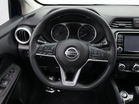 Used 2021 Nissan Versa S FWD image 29