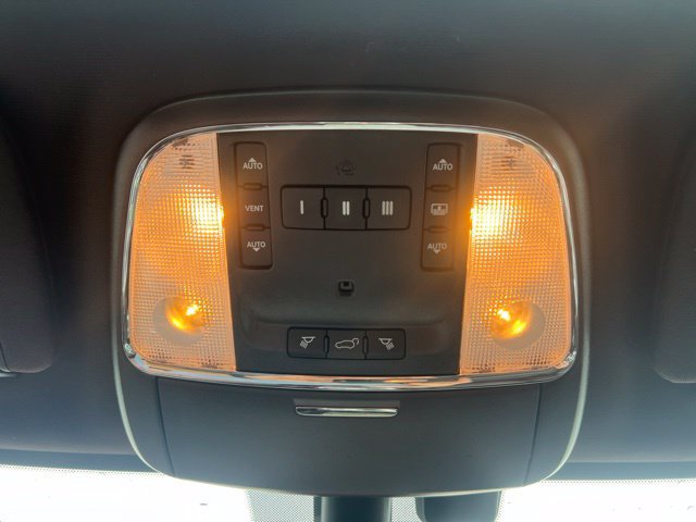 Used 2018 Jeep Grand Cherokee Overland AWD/4WD image 33