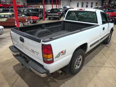 Used 2000 Chevrolet Silverado 1500 4x4 Regular Cab w/ Exterior Appearance Pkg image 17