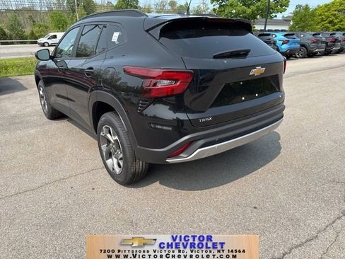 New 2025 Chevrolet Trax LT w/ Driver Confidence Package image 5