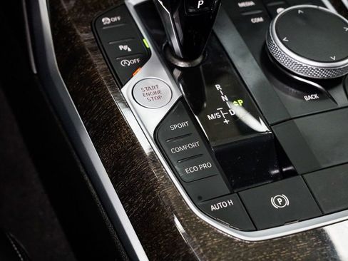 Used 2022 BMW 330i xDrive Sedan w/ Driving Assistance Package image 22