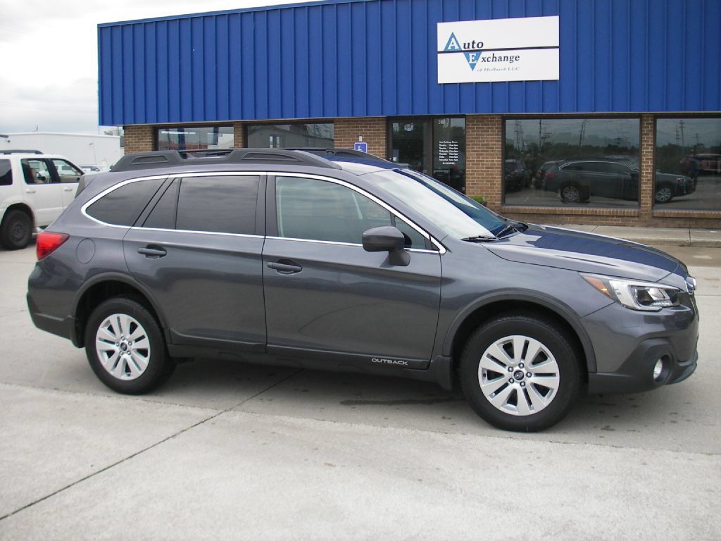 Used 2018 Subaru Outback 2.5i Premium w/ Protection Package #1 AWD/4WD image 3