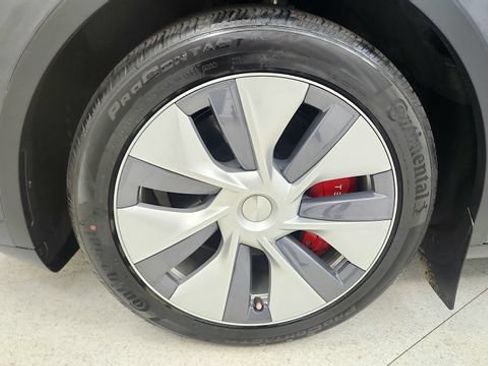 Used 2023 Tesla Model Y Long Range AWD/4WD image 74