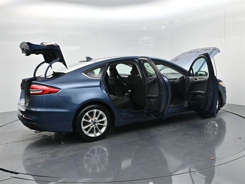 Used 2019 Ford Fusion SE image 49