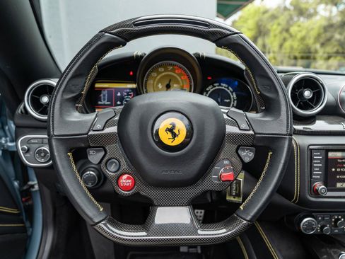 Used 2016 Ferrari California T RWD image 8