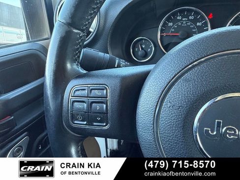 Used 2013 Jeep Wrangler Unlimited Sahara w/ Connectivity Group AWD/4WD image 33