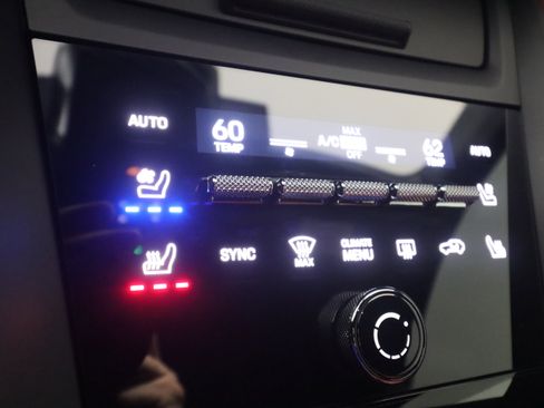 Used 2024 Porsche Macan 4 Electric image 23