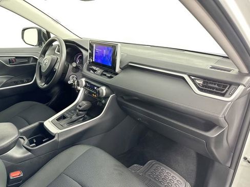 Used 2025 Toyota RAV4 LE image 27