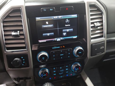 Used 2015 Ford F150 Lariat w/ Equipment Group 502A Luxury AWD/4WD image 12