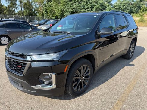Used 2023 Chevrolet Traverse RS w/ LPO, Floor Liner Package AWD/4WD image 5