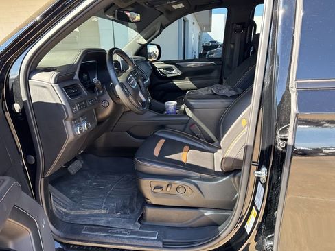 Used 2023 GMC Yukon AT4 w/ Technology Package image 8