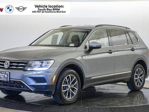 Used 2020 Volkswagen Tiguan SE FWD image 1