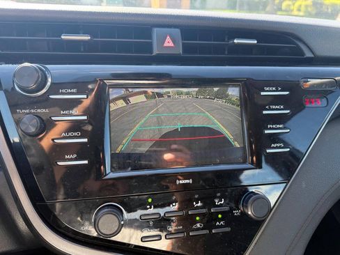 Used 2020 Toyota Camry LE FWD image 12