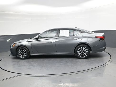 Used 2024 Nissan Altima 2.5 SV FWD image 7
