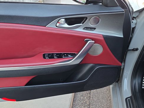 Used 2020 Kia Stinger GT1 image 10