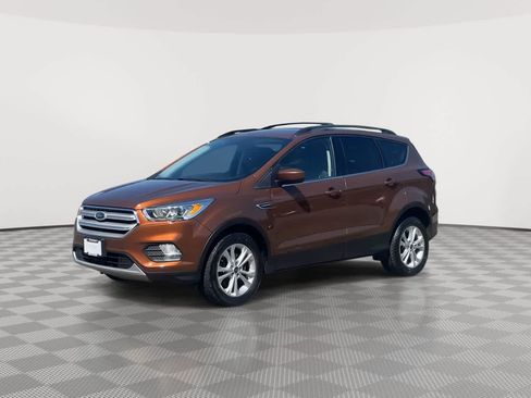 Used 2017 Ford Escape SE w/ Equipment Group 201A AWD/4WD image 4