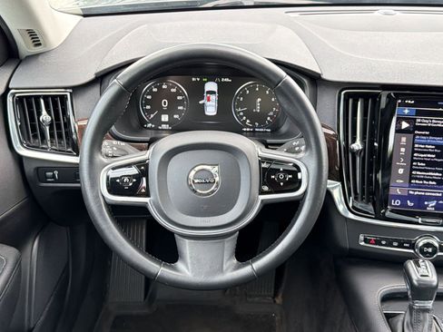 Used 2017 Volvo S90 T6 Momentum w/ Vision Package AWD/4WD image 26