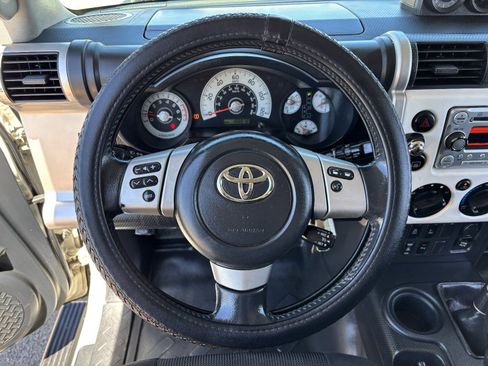 Used 2012 Toyota FJ Cruiser 4WD w/ Upgrade Pkg image 27