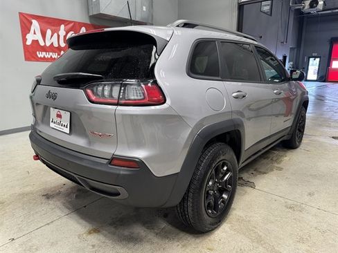 Used 2019 Jeep Cherokee Trailhawk w/ Cold Weather Group image 7