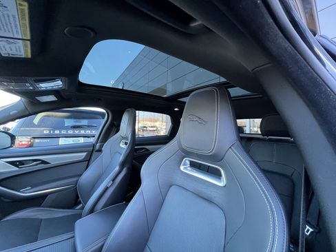 Certified 2025 Jaguar F-PACE R-Dynamic S image 17