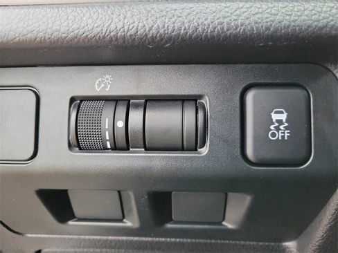 Used 2018 Subaru Forester 2.5i Premium w/ All-Weather Package image 20