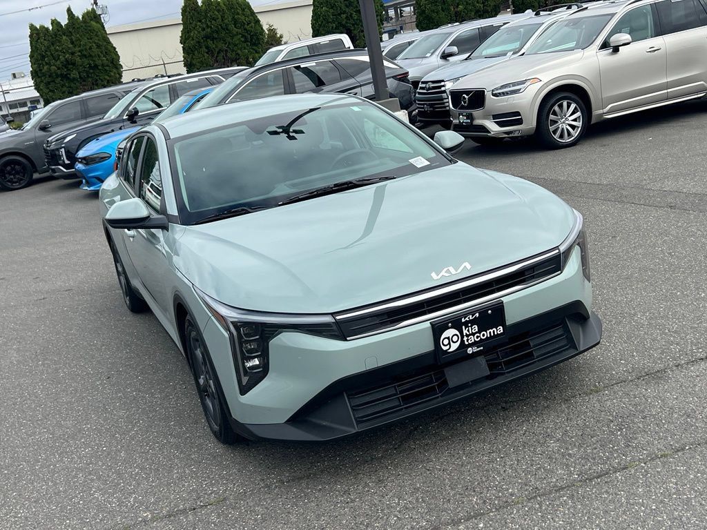 Certified 2025 Kia K4 FWD image 3