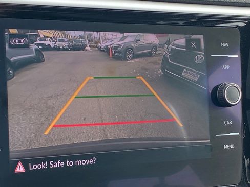 Used 2022 Volkswagen Atlas Cross Sport SEL R-Line image 17