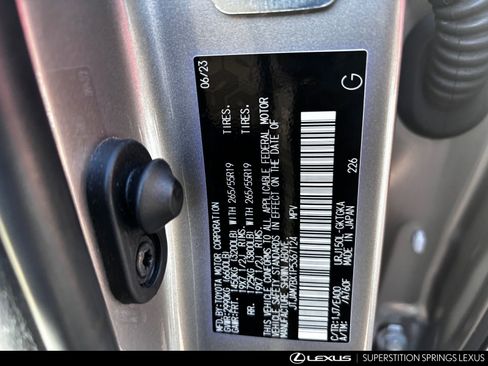 Used 2023 Lexus GX 460 Premium w/ Accessory Package image 17