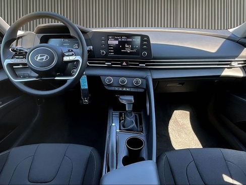 New 2026 Hyundai Elantra SE image 6