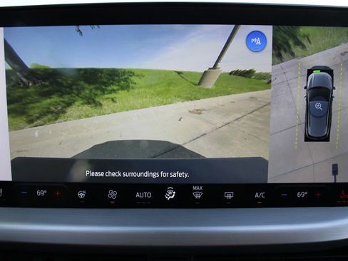 Used 2024 Ford Escape Platinum AWD/4WD image 13