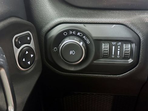 Used 2019 Jeep Wrangler Unlimited Sport w/ Technology Group AWD/4WD image 11