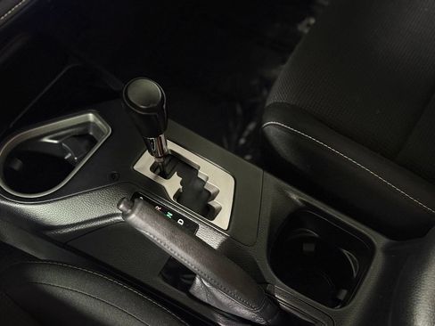 Used 2018 Toyota RAV4 XLE AWD/4WD image 16