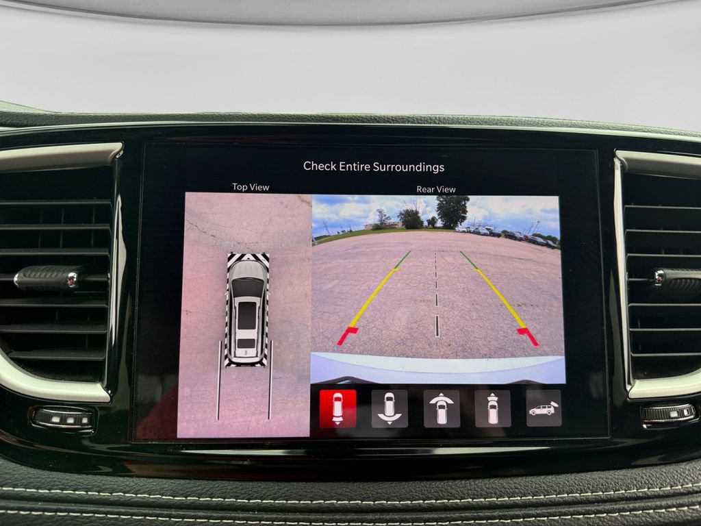 Used 2024 Chrysler Pacifica Limited FWD image 27