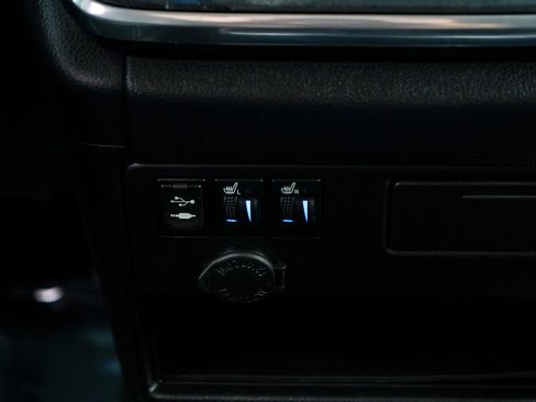 Used 2017 Toyota Sienna SE FWD image 21