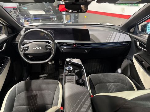 Used 2022 Kia EV6 GT-Line w/ GT-Line Suede Seat Package image 88