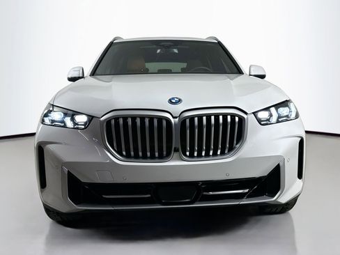 New 2026 BMW X5 xDrive50e w/ Climate Comfort Package image 2