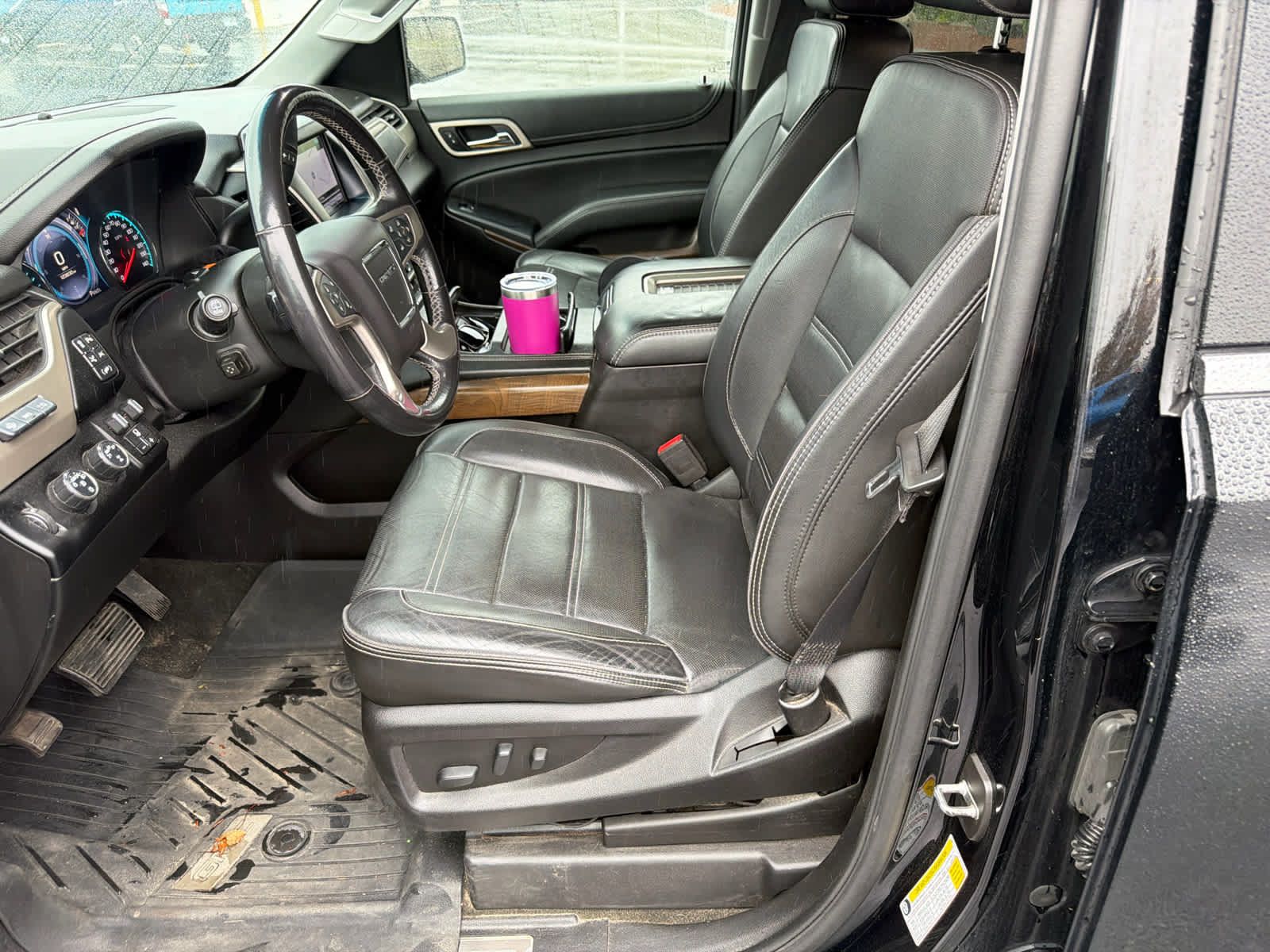 Used 2018 GMC Yukon Denali AWD/4WD image 6